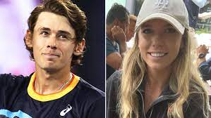 Álex de miñaur, pronounced ˈaleɡz ðe miˈɲawɾ; Australian Open Fans Spot Alex De Minaur S Apparent Love Note To Katie Boulter 7news Com Au