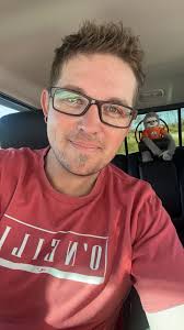 Hey ladies my name is Raymond from Milwaukee Wisconsin Capricorn love to  laugh very adventurous outgoing spontaneous passionate no kids work hard