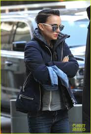 And celebrities always show us new world trends, these 10+ best natalie portman pixie cuts helps you for a new cut. Natalie Portman Looks Edgy With Short Hair While Filming Vox Lux In Nyc Photo 4040315 Natalie Portman Pictures Just Jared