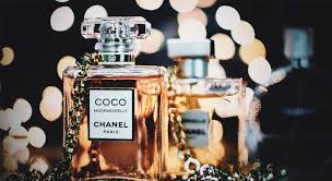 Descubre nuestra amplía selección de perfumes de mujer a precios irresistibles en tu perfumería online de confianza. Chanel Perfumes 24 Horas