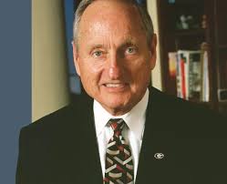 Gov. Brian Kemp Signs Into Law Fund to Preserve Georgia Battlefields in  Honor of Gridiron Legend Vince Dooley