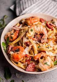 This Quick And Simple Shrimp And Chorizo Pasta With Mushrooms Is Full Of Flavor And Won T Disappoint Chorizo Recipes Chorizo Pasta Pasta Dishes
