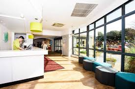 On the expected day of arrival mountain standard time, at which time your credit card will be authorized. Holiday Inn Portsmouth Hotel Best Price Guaranteed