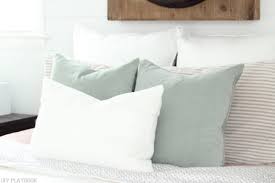 Euro pillow tops tend to be denser than the standard pillow top, as well. How To Arrange Euro Shams On Your Bed Diy Playbook
