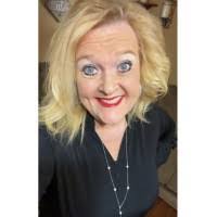 Amber Mickey's Instagram, Twitter & Facebook