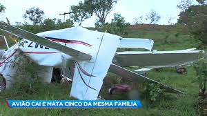 Um avião de pequeno porte caiu próximo a planaltina de goiás, deixando quatro feridos. Aviao Cai E Mata Cinco Pessoas Da Mesma Familia Youtube