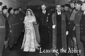 Pour marquer l'événement, voici une sélection de photos marquant chaque année de sa vie. Pour La Serie De Netflix The Crown L Angleterre Rejoue Le Mariage D Elizabeth