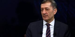 Bu yavrum diyor ki biliyor musunuz, ben aslında şu an ders çalışıyormuşum; Ziya Selcuk Iktidara Yakin Vakiflarla Imzalanan Protokollerin Sayisini Aciklamadi