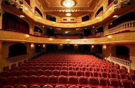 Theatre Edouard Vii 10 Place Edouard Vii Paris 9eme Theatre Salle De Spectacle Interieur Salle De Theatre