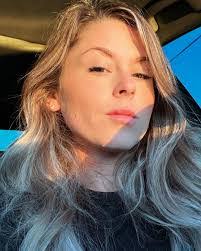 Brooke Maynard's Instagram, Twitter & Facebook