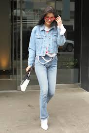Apr 14, 2021 · bella hadid's new york city penthouse is off the market, the post can exclusively reveal. Bella Hadid Leaving Her Apartment In Manhattan 3 18 2017 Celebmafia