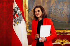 Die juristin alma zadic (33) sitzt seit oktober für die liste pilz im nationalrat. Alma Zadic Justizministerin In Osterreich Und Symbolfigur