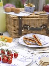 Solitamente posto solo ricette di dolci però girovagando sul web ho trovato questo bellissimo contest in cui bisogna proporre 2 o 3 ricette per un pranzo fuori. Compleanno In Famiglia Tante Idee Per Un Picnic Palaparty