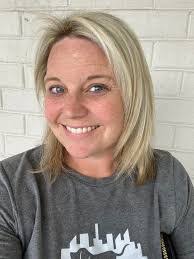 Marcy Farrey's Instagram, Twitter & Facebook