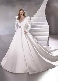 Space Ball Gown Wedding Dress By Pronovias Weddingwire Com Wedding Dresses Pronovias Wedding Dress Haute Couture Wedding Dress