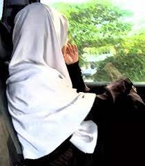 Dalam video yang diunggahnya, ia mengaku fotonya kerap ditemukan di belakang truk. Wanita Cantik Foto Dari Belakang