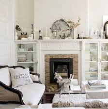 フレンチシャビーなリビングのインテリア例38 白いリビングルームのアイデア カントリー風インテリア リビングルームのデザイン