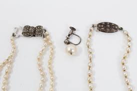 Silk is the traditional choice used in stringing pearl necklaces. Lot 452 Cultured Pearl Necklace With A String Of