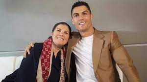 Se enfrenta al cáncer por segunda vez. Cristiano Ronaldo S Mother Suffers Stroke In Portugal As Com