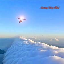 Morning Glory Cloud You Have To Be Careful Because The Waves Produce Strong Turbulence And Can Be Dangerous They Fly In Zigzag Pat Clouds Airplane View Waves