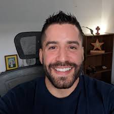 Angie R.U. (@AngieRoU)