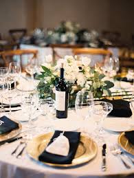 Black And Gold Tablecloth Pin By Gianna Quintana On Sabina Y Kjetil 21 Agosto White Table Cloth Black Napkins Wedding Table Settings