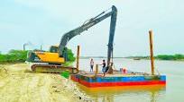 Excavator pontoon unloading Hyundai 210 LC7LR long boom Machine