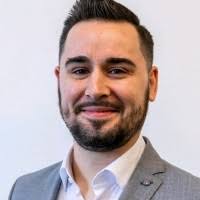 900+ "Stelzer" profiles