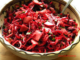 Va propunem o salata cu sfecla, nuci si seminte, plina de minerale si vitamine, care sa va puna pe picioare cand va simtiti obositi. Salata De Sfecla Rosie Cruda Cu Morcov Despre ViaÈa Din Romania