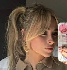 Ninoshka Rivera's Instagram, Twitter & Facebook