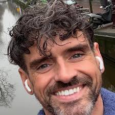 Hi everyone, I was wondering if anyone knows people or groups for the  following; Dance teachers Music teachers Floristry teachers Or anything  along these lines that would be able to teach some