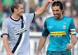Born 14 august 1984) is an italian professional footballer who plays as a defender and captains both serie a club juventus and the italy. Buffon And Chiellini Sign New Deals At Juventus Soccer News India Tv