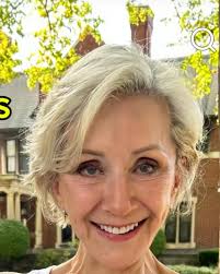 Hair stylist for fine hair with cowlicks in lake country?