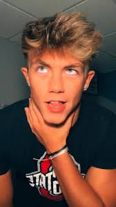 Chris w🦁 (@chriswilson)