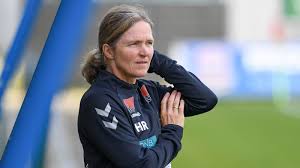 Til høsten blir riise trener for norge j19. Hege Riise Gjester Lsk Lauget Lillestrom