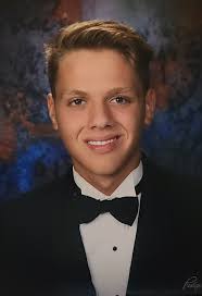 Hey everyone! I'm Alex and I am looking for housing/roommates for the Fall  2025 semester. Preferring a townhouse so my dog can have a little more  freedom as opposed to an apartment.