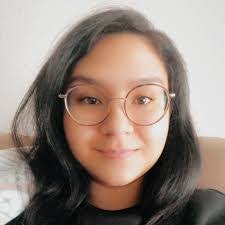 Evelyn Shilling's Instagram, Twitter & Facebook