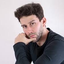 Dulce Camargo's Instagram, Twitter & Facebook