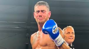 Invece di abbuffarvi durante i pasti principali (colazione, pranzo e cena), cercate di introdurre degli spuntini/merende durante la giornata, cosi da distribuire in modo più adeguato le calorie durante il corso della giornata. Boxe Il Romano Valerio Nocera Vince A Miami Contro Un Pugile Americano