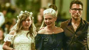 Matilda ledger is the daughter of michelle williams and late heath ledger. Michelle Williams So Gross Ist Ihre Tochter Matilda Ledger Schon