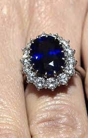 This Sapphire And Diamond Ring Is Now Owned By Catherine Duchess Of Cambridge It Was Given To Her By Prince William When They Wer Rings Jewelery William Kate