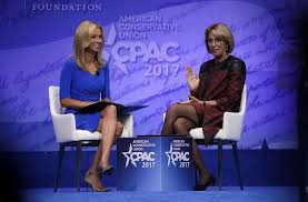 Cnn moderatorin kann nicht glauben, was biden gerade gesagt hat. Nachrichten Von Donald Trump Real News Mit Ehemaliger Cnn Moderatorin Kayleigh Mcenany Politik Stuttgarter Nachrichten