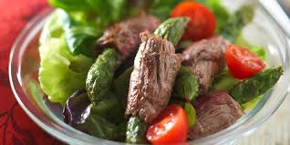 Vous cherchez des recettes pour salade composée ? Les Salades Composees A La Viande Equilibre Et Gourmandise Au Menu Cuisine Achat La Viande Fr