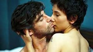 From Bare to Bear for Ex-Porn Queen – DW – 02182004