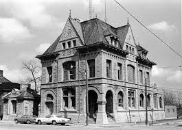 The Former Post Office Police Station And Customs House Stands Tall In The Desolate Downtown Area Of Niagara Falls Ontario C Haunted Places Building Niagara