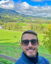 A Suíça 🇨🇭 é um exemplo de país em todos os sentidos.