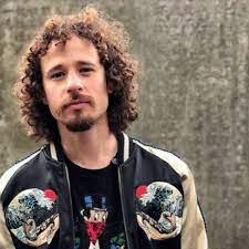 During summerslam weekend, brie and nikki help luisito comunica, a famous declips vlogger, with his new wrestler name! Cuidado Slim Luisito Comunica Lanzara Su Propia Empresa Telefonica El Imparcial Noticias De Mexico Y El Mundo
