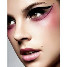 Dior Makeup Catwalk Beauty Trends Catwalk Makeup And Beauty Trends Decoded Found On Polyvore Dramatic Makeup Catwalk Makeup Makeup Artist Portfolio