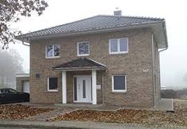 Suchen sie nach haus mit säulen symbol. Schone Stadtvilla Mit Vordach Auf Saulen Stadtvilla Haus Villa