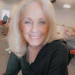 Roxanne Platt's Instagram, Twitter & Facebook